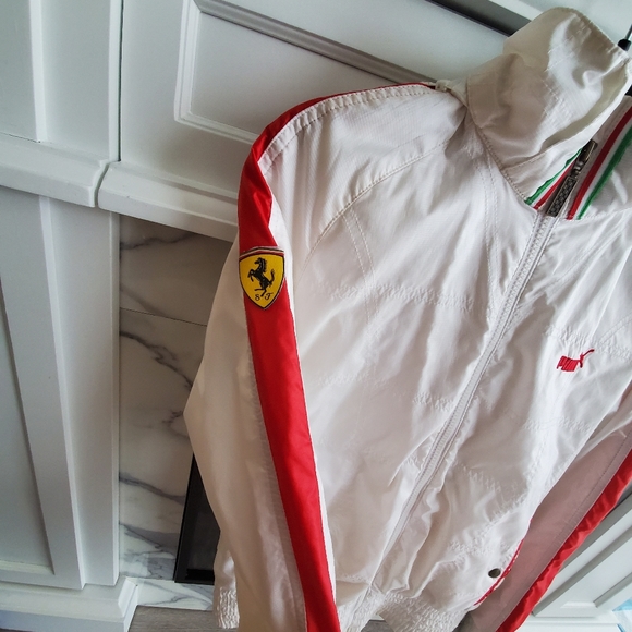 Ferrari Puma White Jacket - Picture 6 of 7